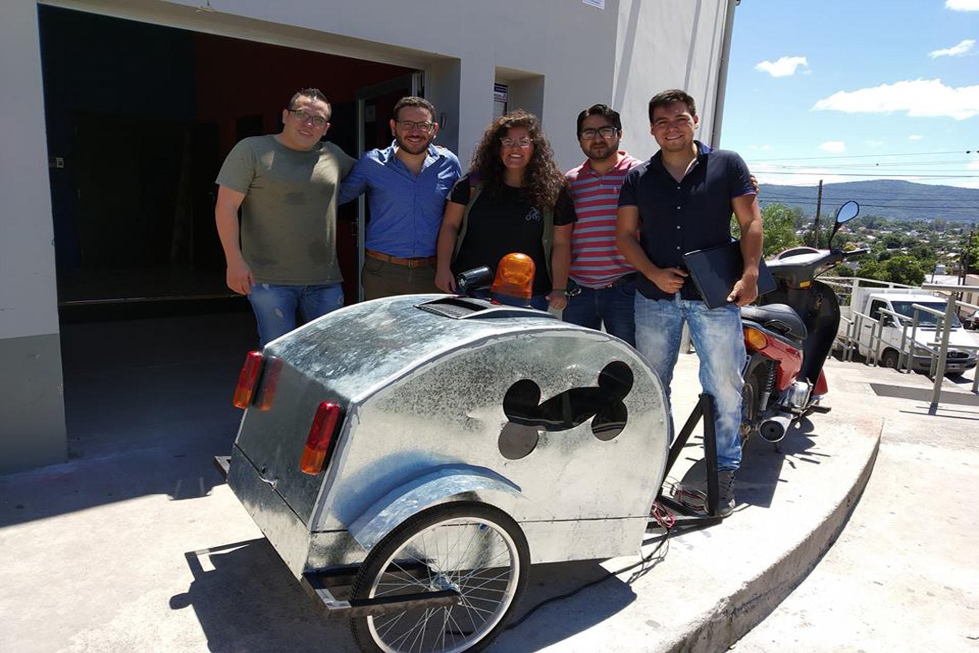 Crearon la primera motoambulancia para mascotas