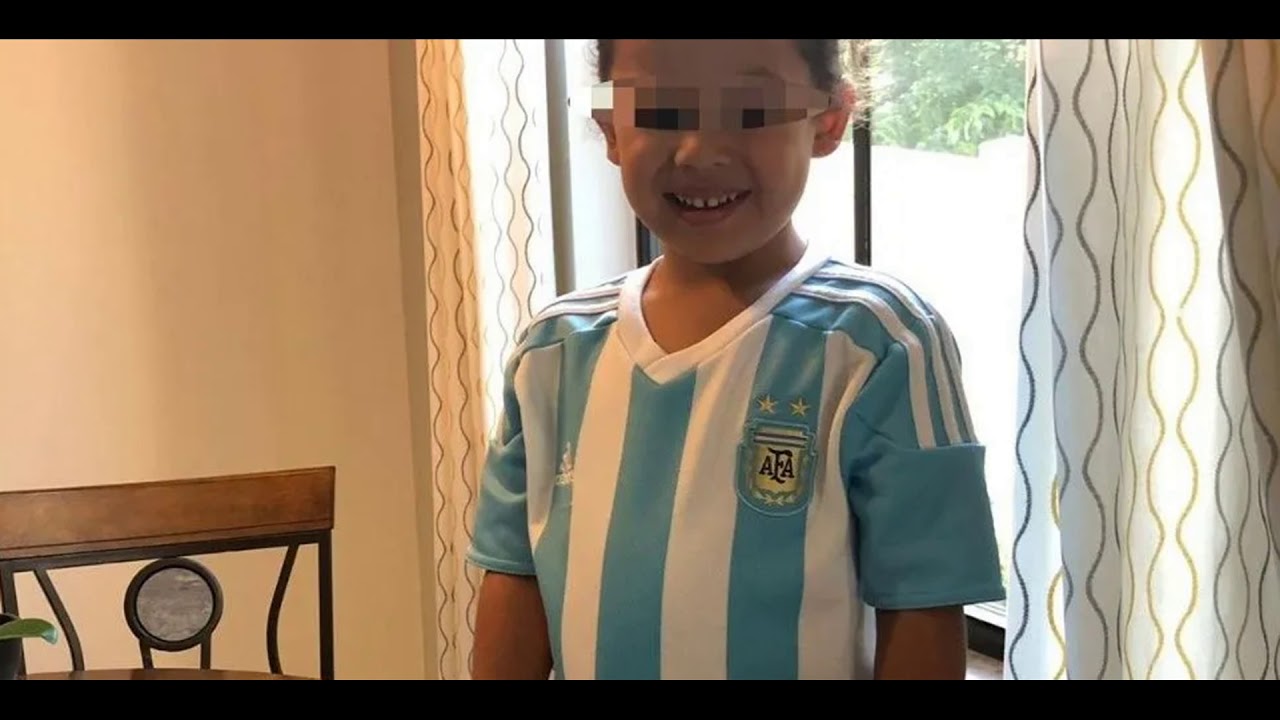 Desconsolada, nena llora porque quería ver más goles de Messi